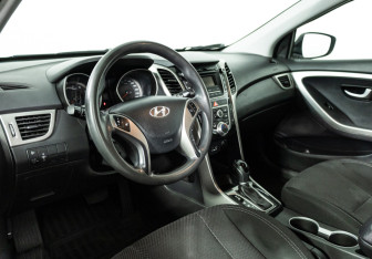 Подержанный автомобиль Hyundai i30 Hatchback 2013 года (11 фото)