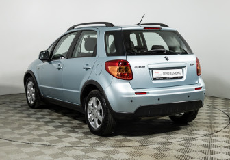 Подержанный автомобиль Suzuki SX4 Hatchback 2007 года (7 фото)