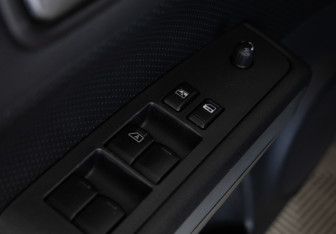 Подержанный автомобиль Nissan X-Trail 2011 года (17 фото)