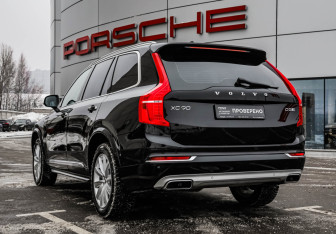 Подержанный автомобиль Volvo XC90 2015 года (8 фото)