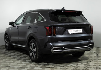 Подержанный автомобиль Kia Sorento 2021 года (7 фото)