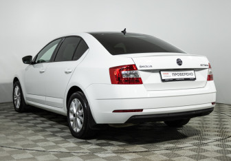 Подержанный автомобиль Skoda Octavia Liftback 2017 года (7 фото)