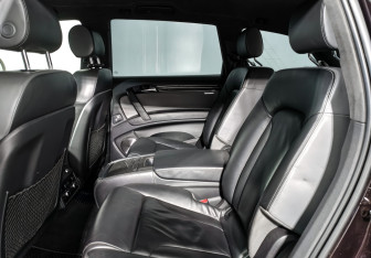 Подержанный автомобиль Audi Q7 2012 года (14 фото)