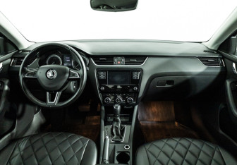 Подержанный автомобиль Skoda Octavia Liftback 2017 года (13 фото)