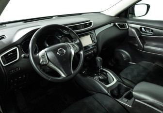 Подержанный автомобиль Nissan X-Trail 2016 года (11 фото)