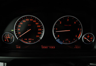 Подержанный автомобиль BMW X6 2017 года (12 фото)