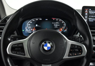 Подержанный автомобиль BMW X3 2022 года (20 фото)