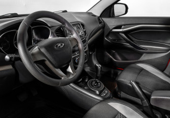 Подержанный автомобиль LADA (ВАЗ) Vesta Sedan 2016 года (9 фото)