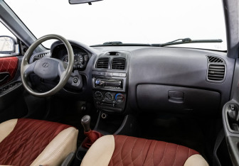 Подержанный автомобиль Hyundai Accent Sedan 2007 года (9 фото)
