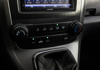 Подержанный автомобиль Honda CR-V 2008 года (14 фото)