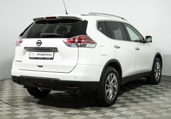 Подержанный автомобиль Nissan X-Trail 2016 года (5 фото)