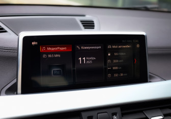 Подержанный автомобиль BMW X2 2020 года (17 фото)