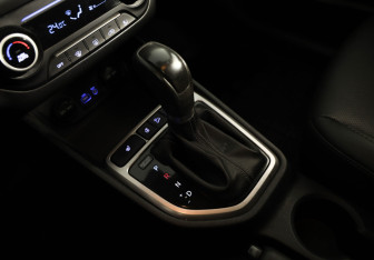 Подержанный автомобиль Hyundai Creta 2017 года (14 фото)