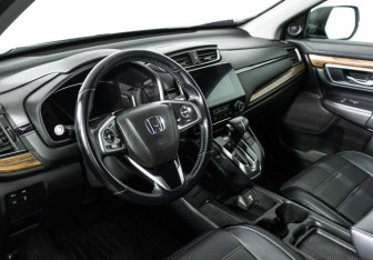 Подержанный автомобиль Honda CR-V 2017 года (11 фото)