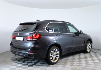 Подержанный автомобиль BMW X5 2015 года (5 фото)