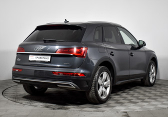 Подержанный автомобиль Audi Q5 2021 года (5 фото)
