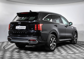 Подержанный автомобиль Kia Sorento 2021 года (5 фото)