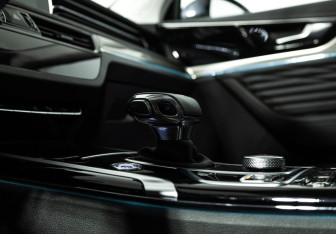 Подержанный автомобиль Hongqi HS5 2024 года (15 фото)