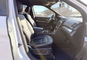 Подержанный автомобиль Ford Explorer 2019 года (18 фото)