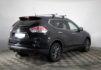 Подержанный автомобиль Nissan X-Trail 2015 года (5 фото)