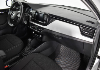 Подержанный автомобиль Skoda Rapid Liftback 2021 года (12 фото)