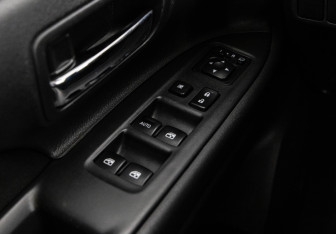 Подержанный автомобиль Mitsubishi Outlander 2018 года (14 фото)