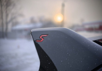 Подержанный автомобиль Geely Coolray 2023 года (12 фото)