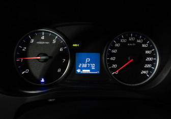 Подержанный автомобиль Mitsubishi Outlander 2013 года (13 фото)