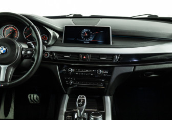 Подержанный автомобиль BMW X5 2017 года (14 фото)