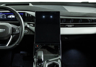 Подержанный автомобиль Geely Atlas 2024 года (14 фото)