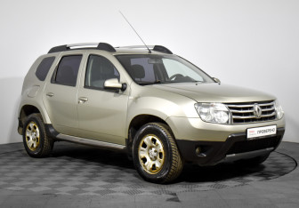 Подержанный автомобиль Renault Duster 2015 года (3 фото)