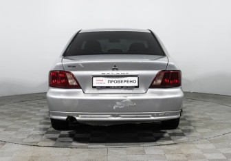 Подержанный автомобиль Mitsubishi Galant Sedan 2003 года (6 фото)