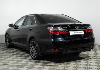 Подержанный автомобиль Toyota Camry Sedan 2016 года (7 фото)