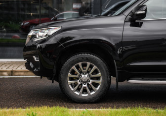 Подержанный автомобиль Toyota Land Cruiser Prado 2018 года (10 фото)