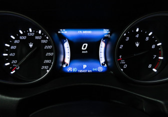 Подержанный автомобиль Maserati Levante 2016 года (12 фото)