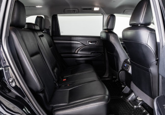Подержанный автомобиль Toyota Highlander 2018 года (33 фото)