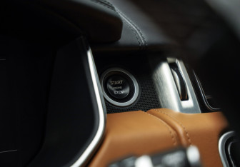 Подержанный автомобиль Land Rover Range Rover 2019 года (16 фото)