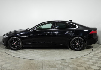 Подержанный автомобиль Jaguar XF Sedan 2016 года (8 фото)