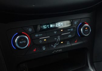 Подержанный автомобиль Ford Focus Sedan 2018 года (16 фото)