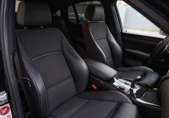 Подержанный автомобиль BMW X4 2015 года (23 фото)