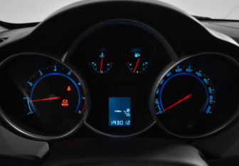 Подержанный автомобиль Chevrolet Cruze Sedan 2012 года (18 фото)