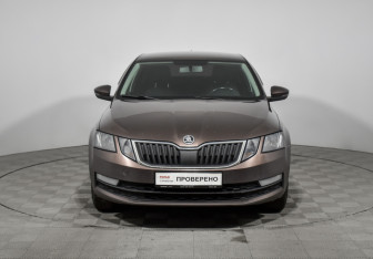Подержанный автомобиль Skoda Octavia Liftback 2019 года (2 фото)
