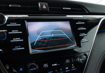 Подержанный автомобиль Toyota Camry Sedan 2018 года (15 фото)