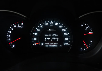 Подержанный автомобиль Kia Sorento 2016 года (12 фото)