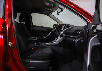 Подержанный автомобиль Mitsubishi Eclipse Cross 2021 года (25 фото)