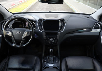 Подержанный автомобиль Hyundai Santa Fe 2012 года (11 фото)