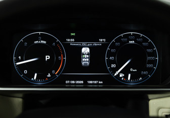 Подержанный автомобиль Land Rover Range Rover Sport 2016 года (12 фото)