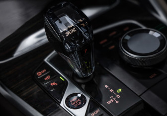 Подержанный автомобиль BMW X6 2021 года (18 фото)