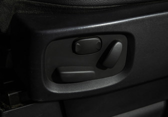 Подержанный автомобиль Land Rover Discovery 2011 года (23 фото)