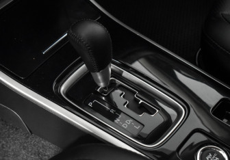 Подержанный автомобиль Mitsubishi Outlander 2020 года (11 фото)